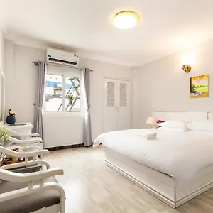 https://tulips-hotel-saigon.hotelsvungtau.com